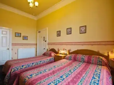 Heriott Park Guest House - 5