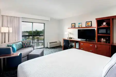 Courtyard by Marriott Myrtle Beach Barefoot Landing - 36