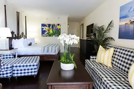 Inn at Pelican Bay - 76