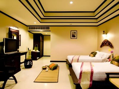 Kanok Buri Resort - 2