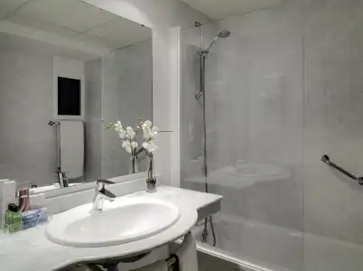 H10 Delfín - Adults Only - 10