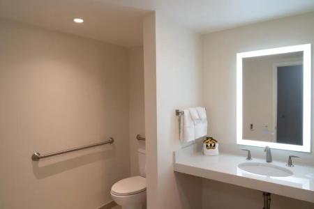 Best Western Plus Monterey Inn - 34