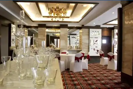 The Golden Palms & Spa Delhi - 24