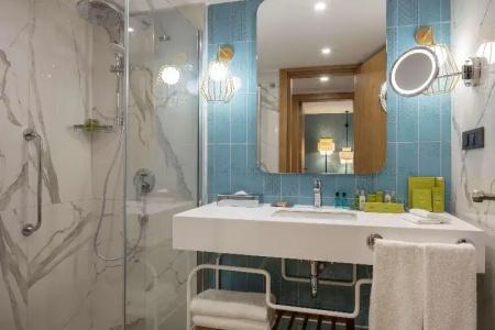 DoubleTree by Hilton Bodrum Marina Vista - 53