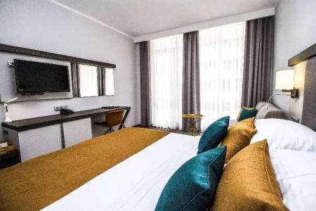 Best Western Plus Premium Inn - 47