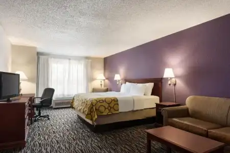 La Quinta Inn Springfield East - 26