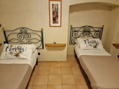 Vittoria Guest House - Salerno - 61
