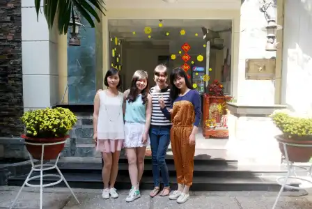 Lan Anh - 18