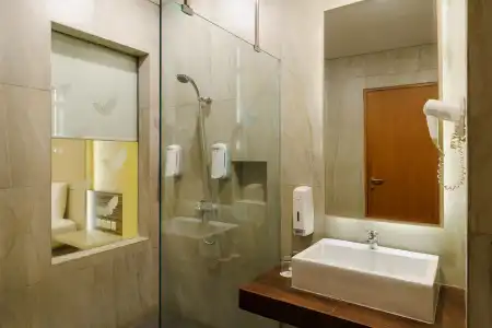 RedDoorz Plus near Ancol - 7