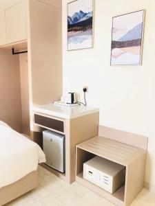 Season Inn - 41