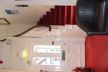 Regis Guest House - 10