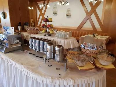 Belvedere & Paradise Club Center - 26