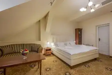 GOLDEN ROYAL Boutique & Spa - 55