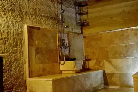 Family Cave Suite - 25