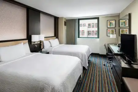 Courtyard by Marriott New York Manhattan/Times Square - 2