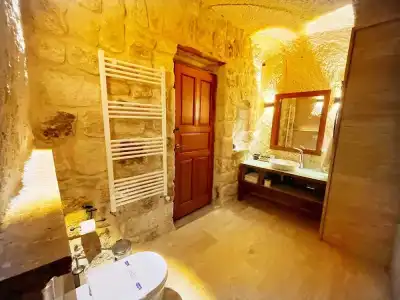 Acropolis Cave Suite - 36