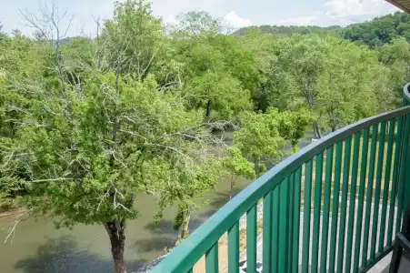 Pigeon River Inn - 101
