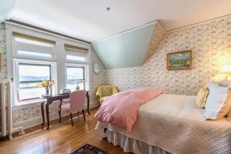 Wilburton Inn - 85
