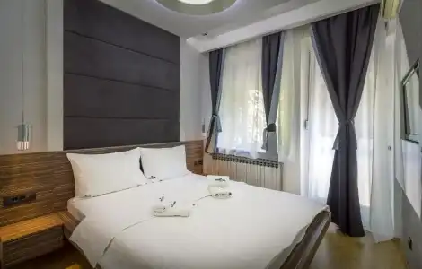 Central Park Residence Guest House - 80