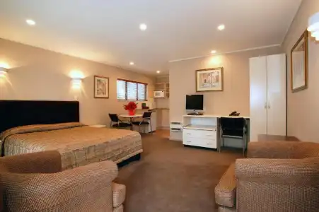 Cornwall Park Motor Inn - 5