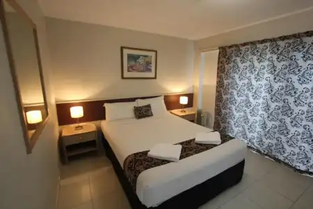 Motel 80 - 19