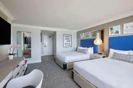 The Waterfront Beach Resort, A Hilton - 86