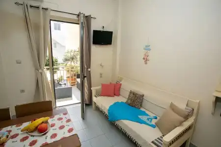 Rania Studios - 48