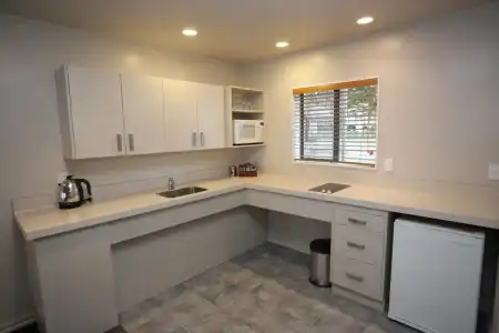 Aubyn Court Spa Motel - 22