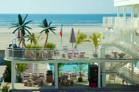 Coliseum Ocean Resort - 10