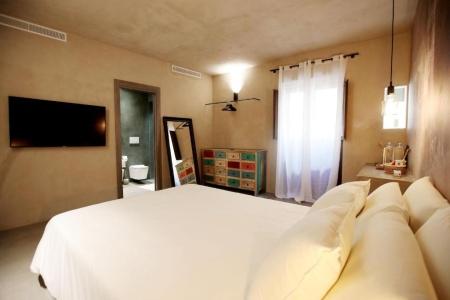 Casa Nostra Luxury Suites - 17