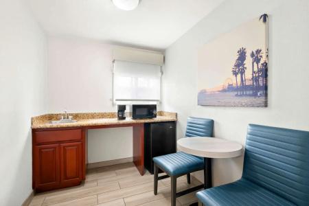 SureStay by Best Western Santa Monica - 49