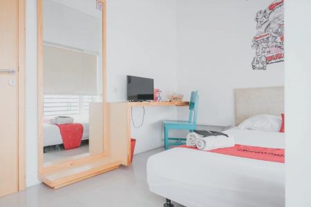 RedDoorz Plus @ Kapuk Business Park - 3