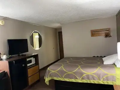 Days Inn by Wyndham Bismarck - 14