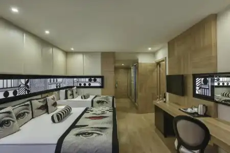 Delphin Imperial Lara - 53