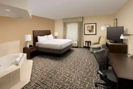 Hilton Garden Inn Winston-Salem/Hanes Mall - 2