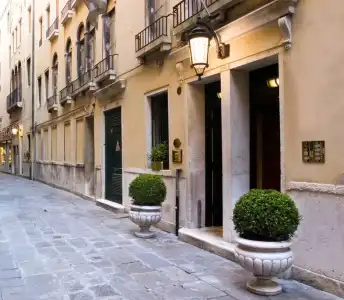 Suites Torre Dell'Orologio - 0