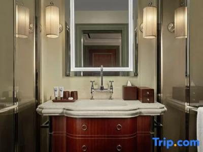 Maxwell Reserve Singapore, Autograph Collection - 37