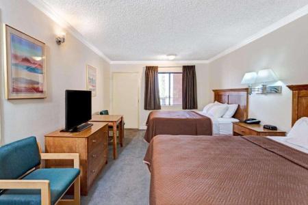 Travelodge By Wyndham Pasadena Central - 11