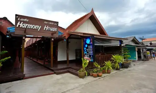 Lanta Harmony Guesthouse - 5