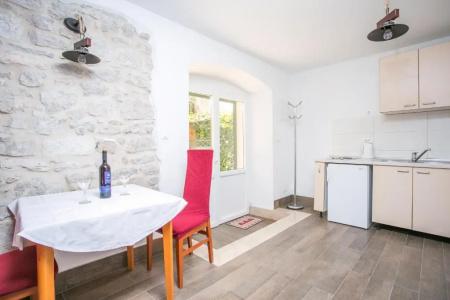 Garden Apartment - 122