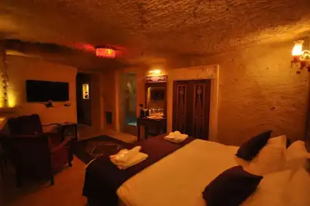 Solo Cave Suites - 204