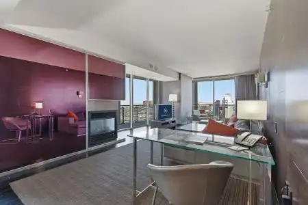 Beautiful Palms Place Suite - 250