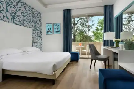 Continental Wellness & Spa - 28