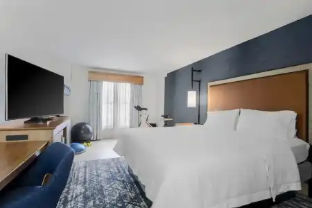 Hampton Inn & Suites Austin Downtown - 59