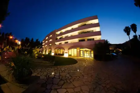 Vittoria Resort Pool & Spa - 22