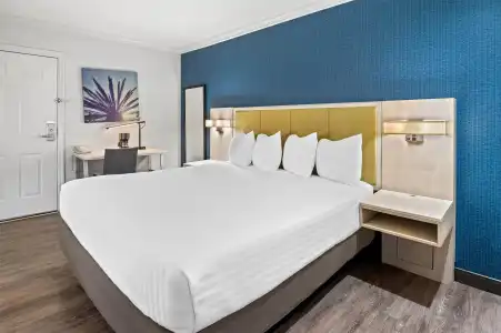 SureStay by Best Western Santa Monica - 97