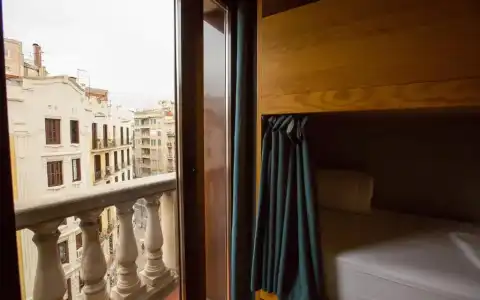 Yeah Barcelona Hostel - 37