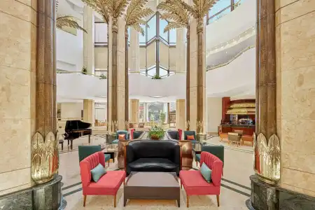Ramses Hilton - 3