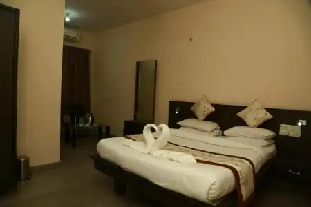 Soundarya - 102