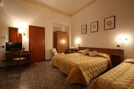 4F Boutique Florence - 32